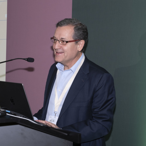 Dr. Javier Segovia Cubero